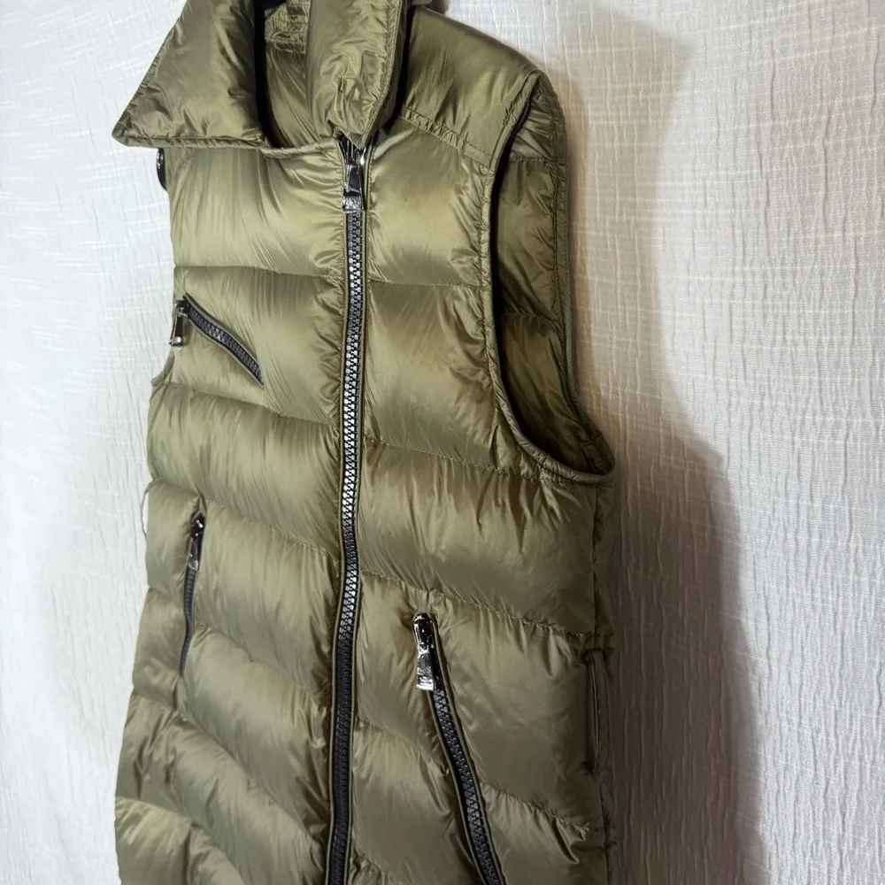 Olive Green Down-Filled Long Puffer Vest Size 2 |‎ Asymmetrical Zip Quilted Vest - Picture 7 of 15